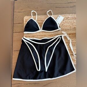 NWT WILO Black and White Women's Bikini Set (3 Pieces), Size Small